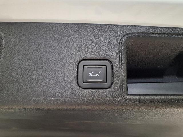 Photo of 2023 Summit White GMC Terrain