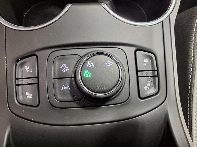 Photo of 2023 Summit White GMC Terrain