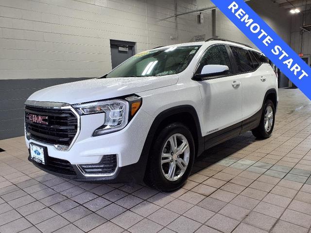Photo of 2023 Summit White GMC Terrain
