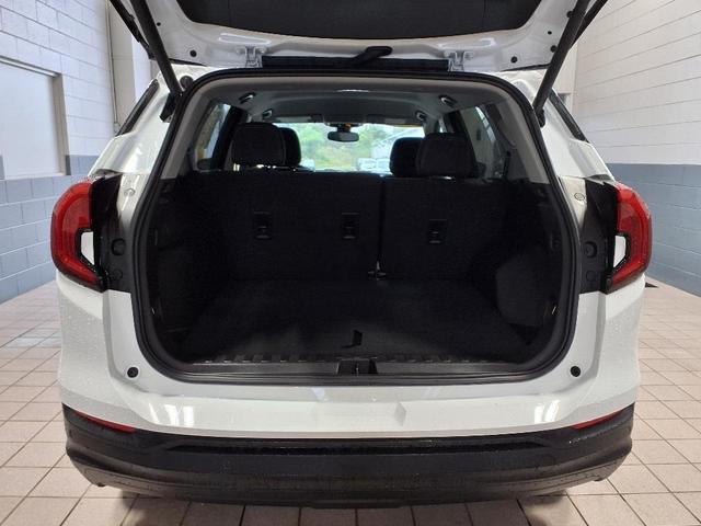 Photo of 2023 Summit White GMC Terrain