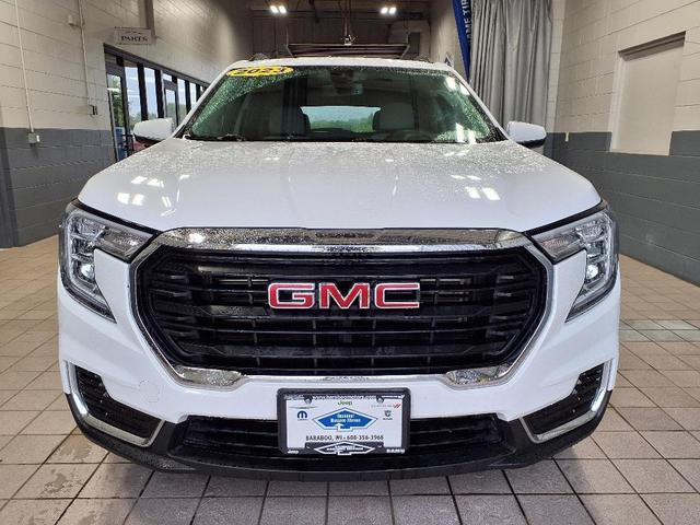 Photo of 2023 Summit White GMC Terrain