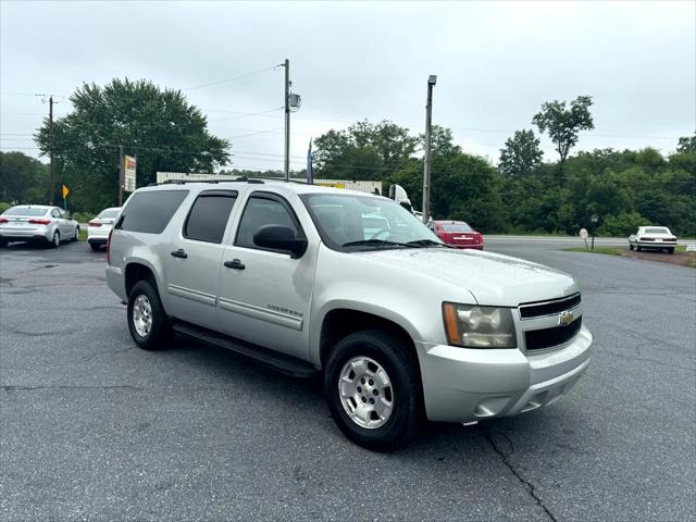Photo of 2010 Silver Chevrolet Suburban