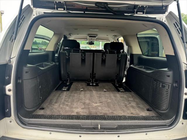 Photo of 2010 Silver Chevrolet Suburban