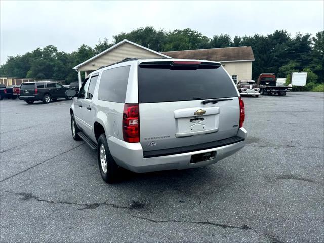 Photo of 2010 Silver Chevrolet Suburban