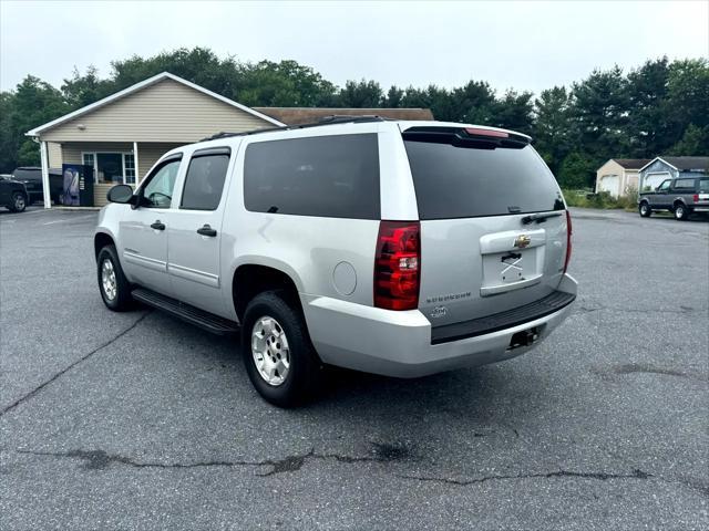 Photo of 2010 Silver Chevrolet Suburban