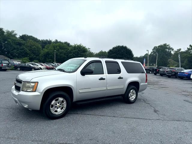 Photo of 2010 Silver Chevrolet Suburban