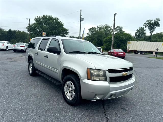 Photo of 2010 Silver Chevrolet Suburban