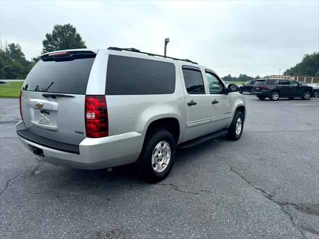 Photo of 2010 Silver Chevrolet Suburban