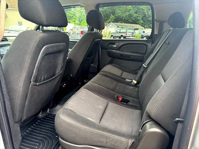 Photo of 2010 Silver Chevrolet Suburban
