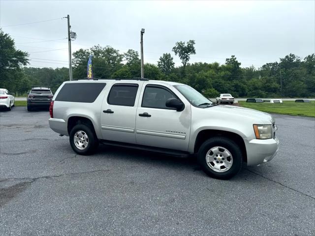 Photo of 2010 Silver Chevrolet Suburban