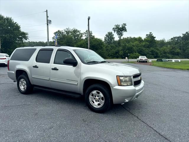 Photo of 2010 Silver Chevrolet Suburban