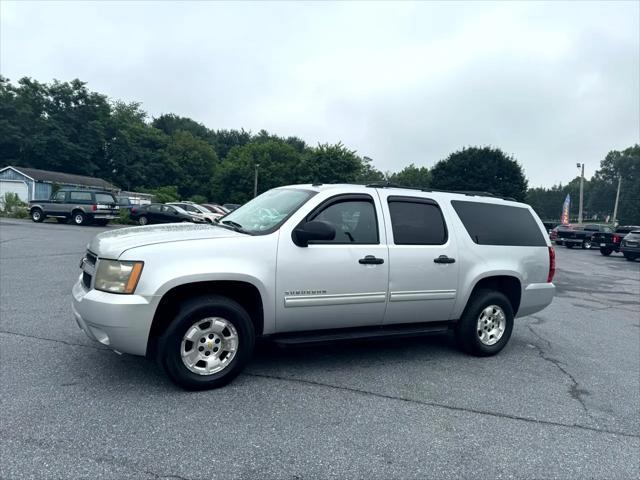 Photo of 2010 Silver Chevrolet Suburban