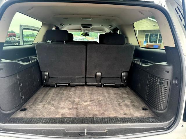 Photo of 2010 Silver Chevrolet Suburban