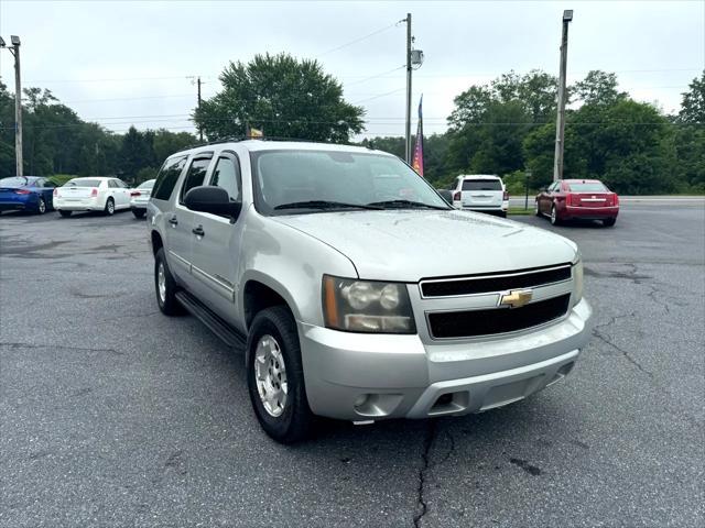 Photo of 2010 Silver Chevrolet Suburban