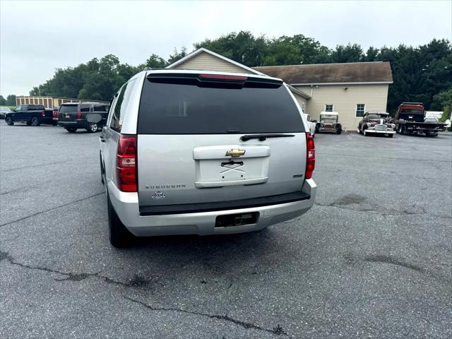 Photo of 2010 Silver Chevrolet Suburban