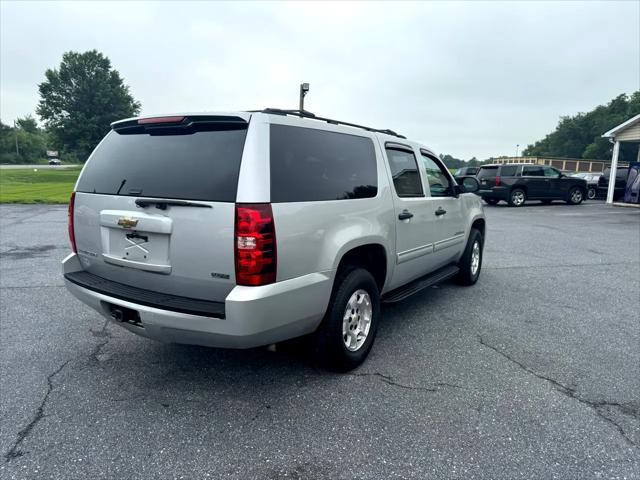 Photo of 2010 Silver Chevrolet Suburban