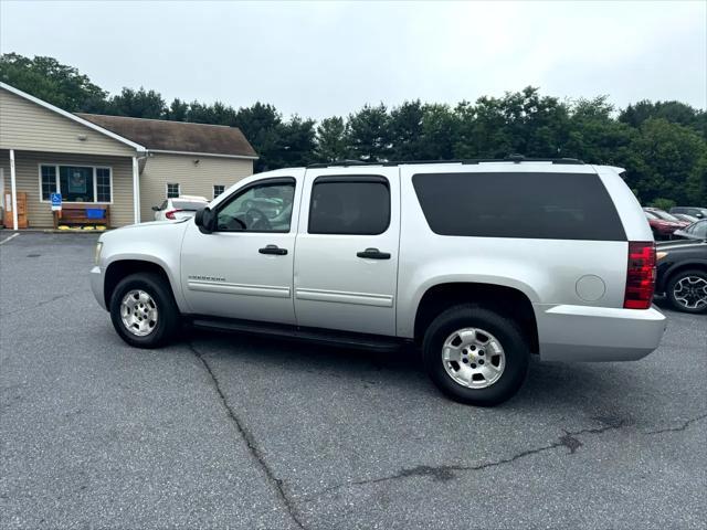 Photo of 2010 Silver Chevrolet Suburban