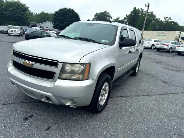 Photo of 2010 Silver Chevrolet Suburban