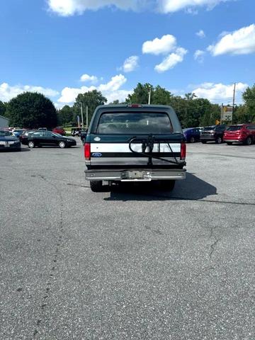 Photo of 1995 Green Ford Bronco