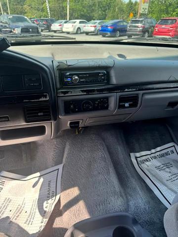 Photo of 1995 Green Ford Bronco