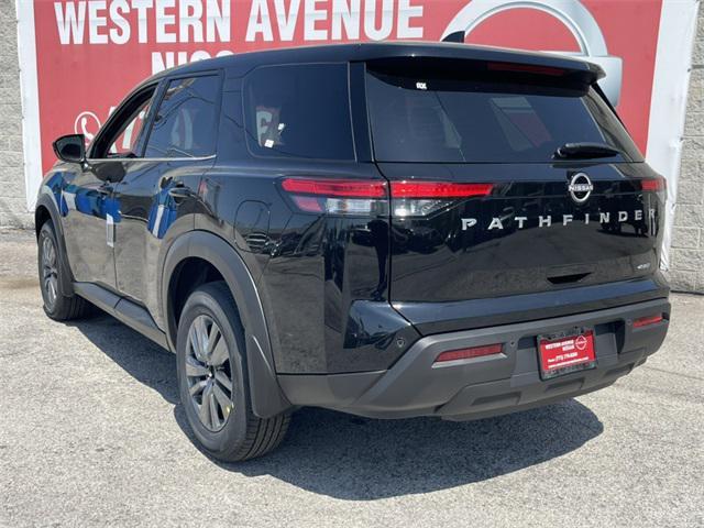 Photo of 2025 Super Black Nissan Pathfinder