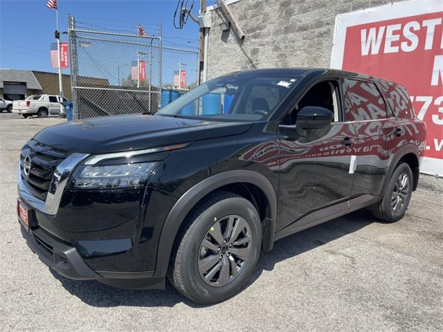 Photo of 2025 Super Black Nissan Pathfinder