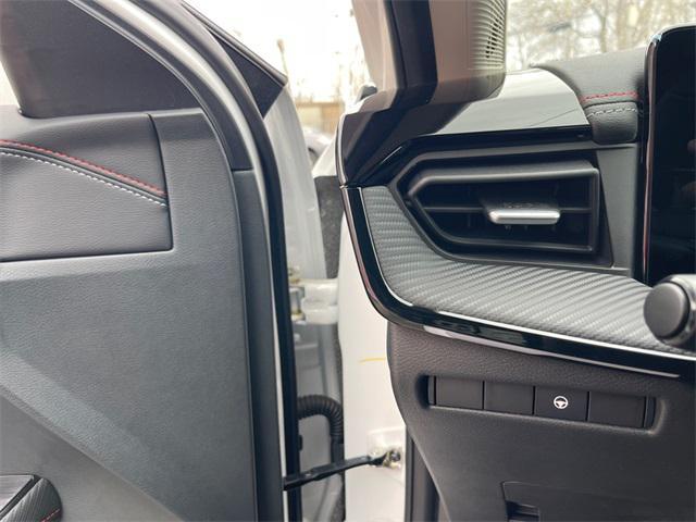 Photo of 2025 Aspen White Tricoat Nissan Kicks