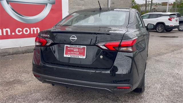 Photo of 2025 Super Black Metallic Nissan Versa