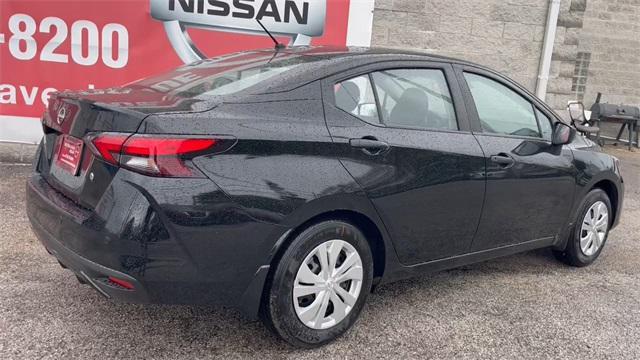 Photo of 2025 Super Black Metallic Nissan Versa