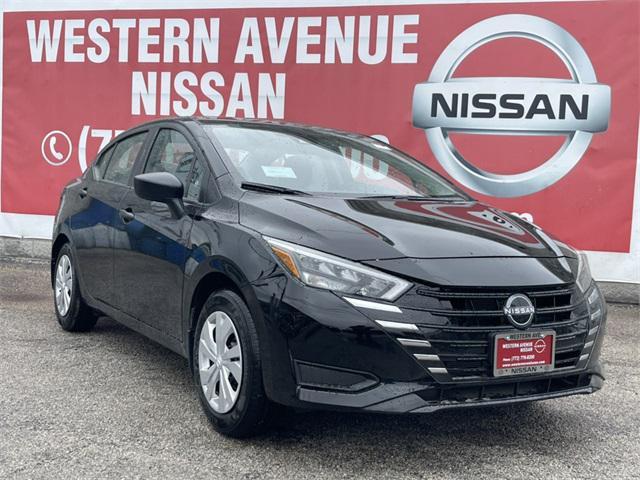 Photo of 2025 Super Black Metallic Nissan Versa