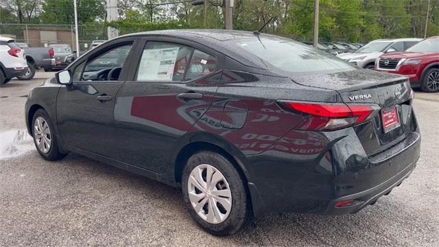 Photo of 2025 Super Black Metallic Nissan Versa