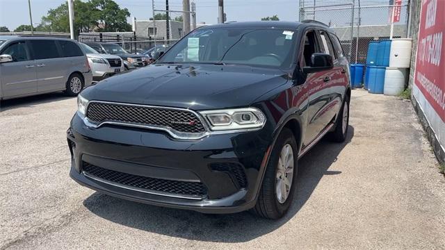 Photo of 2023 DB Black Crystal Clearcoat Dodge Durango