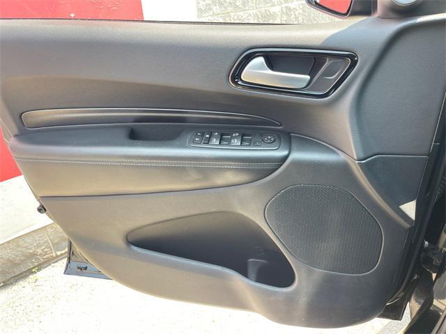 Photo of 2023 DB Black Crystal Clearcoat Dodge Durango