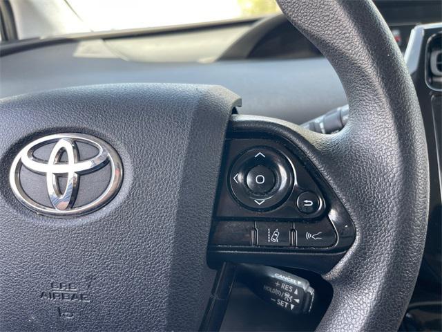 Photo of 2022 White Toyota Prius