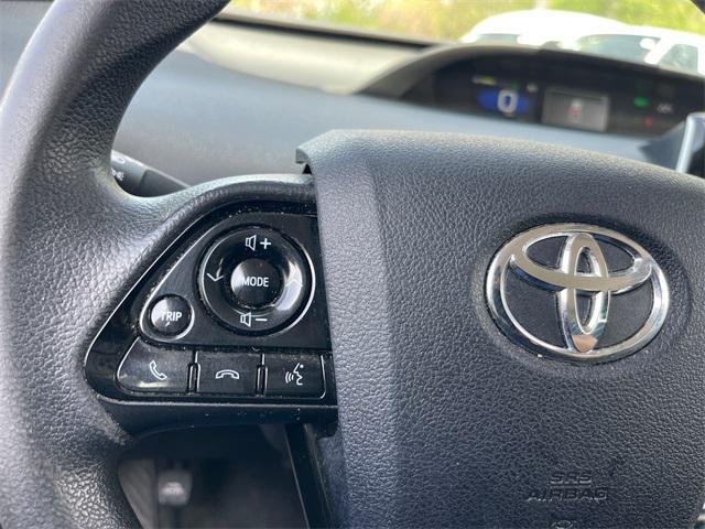 Photo of 2022 White Toyota Prius