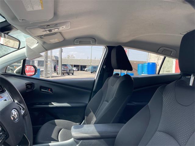 Photo of 2022 White Toyota Prius