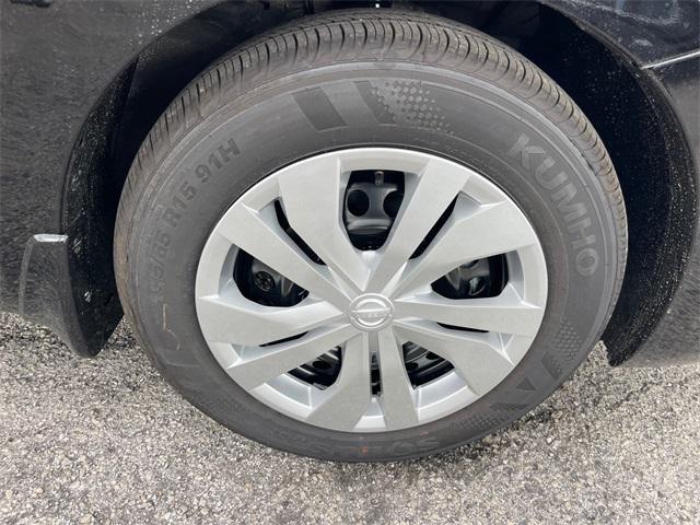 Photo of 2025 Super Black Metallic Nissan Versa
