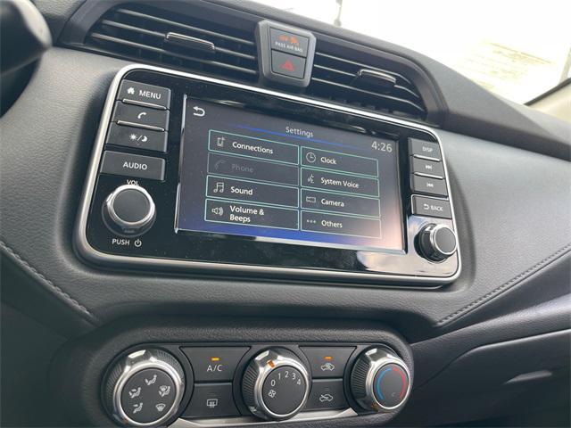 Photo of 2025 Super Black Metallic Nissan Versa