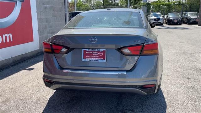 Photo of 2023 Gun Metallic Nissan Altima