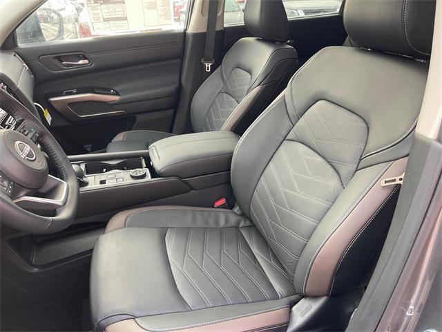 Photo of 2025 Gun Metallic Nissan Pathfinder