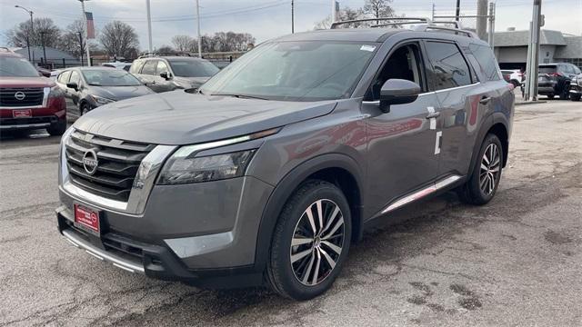 Photo of 2025 Gun Metallic Nissan Pathfinder