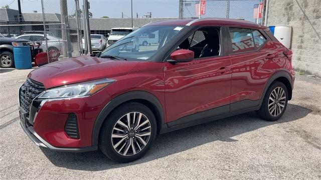 Photo of 2022 Scarlet Ember Tintcoat Nissan Kicks
