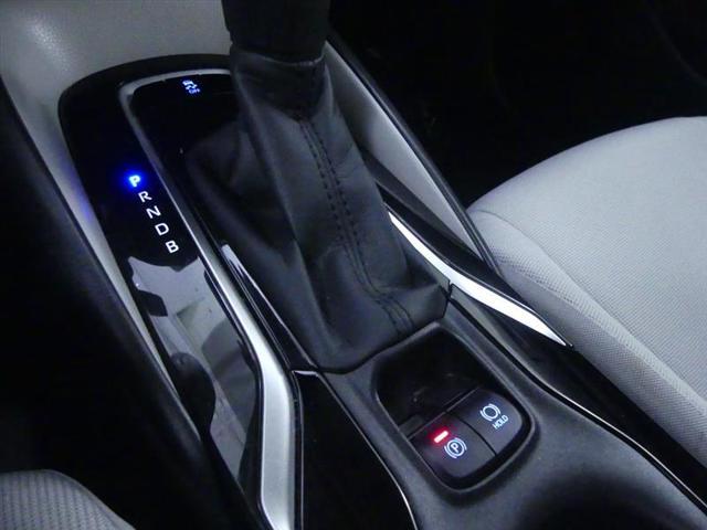 Photo of 2021 White Toyota Corolla