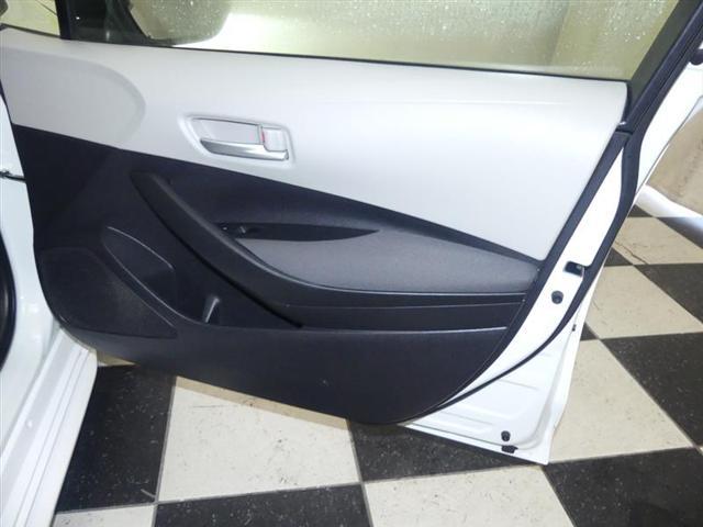 Photo of 2021 White Toyota Corolla