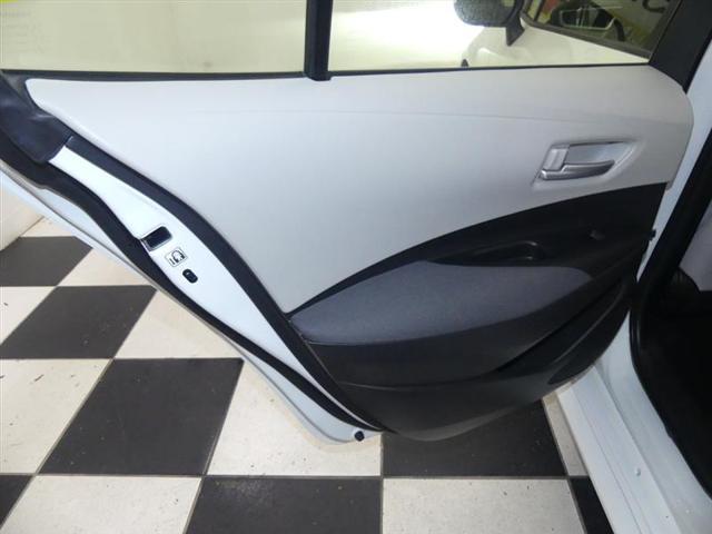 Photo of 2021 White Toyota Corolla