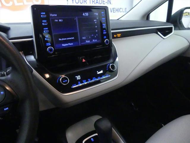 Photo of 2021 White Toyota Corolla