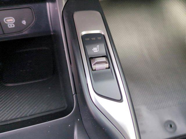 Photo of 2025 Glacial White Pearl Kia Sorento
