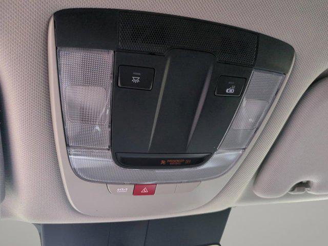 Photo of 2025 Glacial White Pearl Kia Sorento
