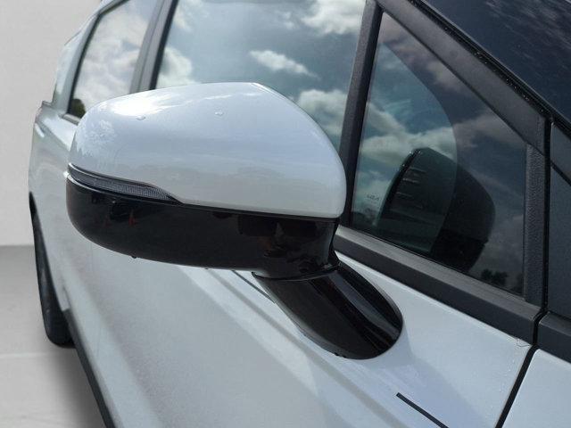 Photo of 2026 Snow White Pearl Kia Carnival Hybrid