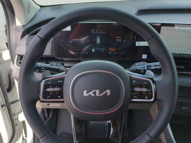 Photo of 2026 Snow White Pearl Kia Carnival Hybrid